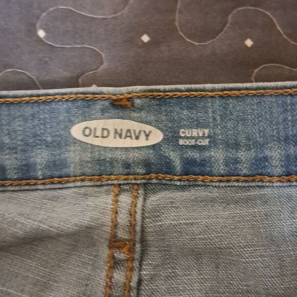 Old Navy curvy boot cut jeans size 6 short - Picture 3 of 6